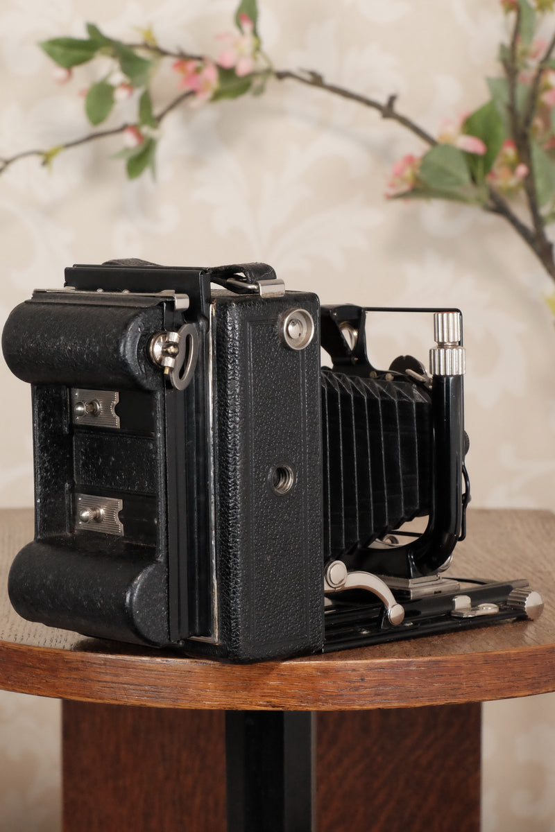 Superb! 1930 Voigtlander Bergheil Camera with Heliar lens! Freshly serviced, CLA'd! - Voigtlander- Petrakla Classic Cameras