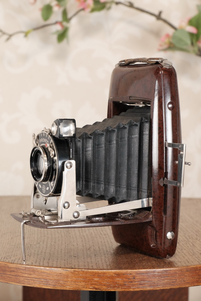 SUPERB! Rare 1934 Ebner 6x9 Brown Bakelite Art Deco Camera. Freshly serviced , CLA‘d - Ebner- Petrakla Classic Cameras