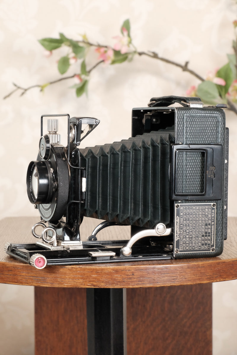 Absolutely Superb! Rare Green (De Luxe) Voigtlander 1932 Bergheil Camera with Heliar lens, Freshly serviced, CLA'd! - Voigtlander- Petrakla Classic Cameras