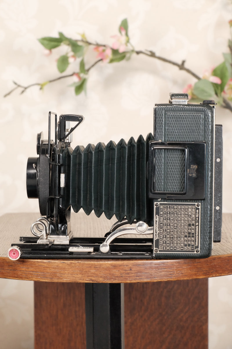 Absolutely Superb! Rare Green (De Luxe) Voigtlander 1932 Bergheil Camera with Heliar lens, Freshly serviced, CLA'd! - Voigtlander- Petrakla Classic Cameras