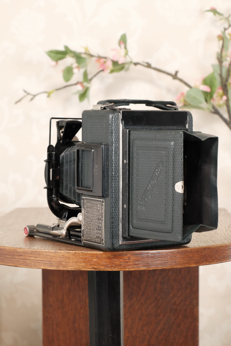 Absolutely Superb! Rare Green (De Luxe) Voigtlander 1932 Bergheil Camera with Heliar lens, Freshly serviced, CLA'd! - Voigtlander- Petrakla Classic Cameras