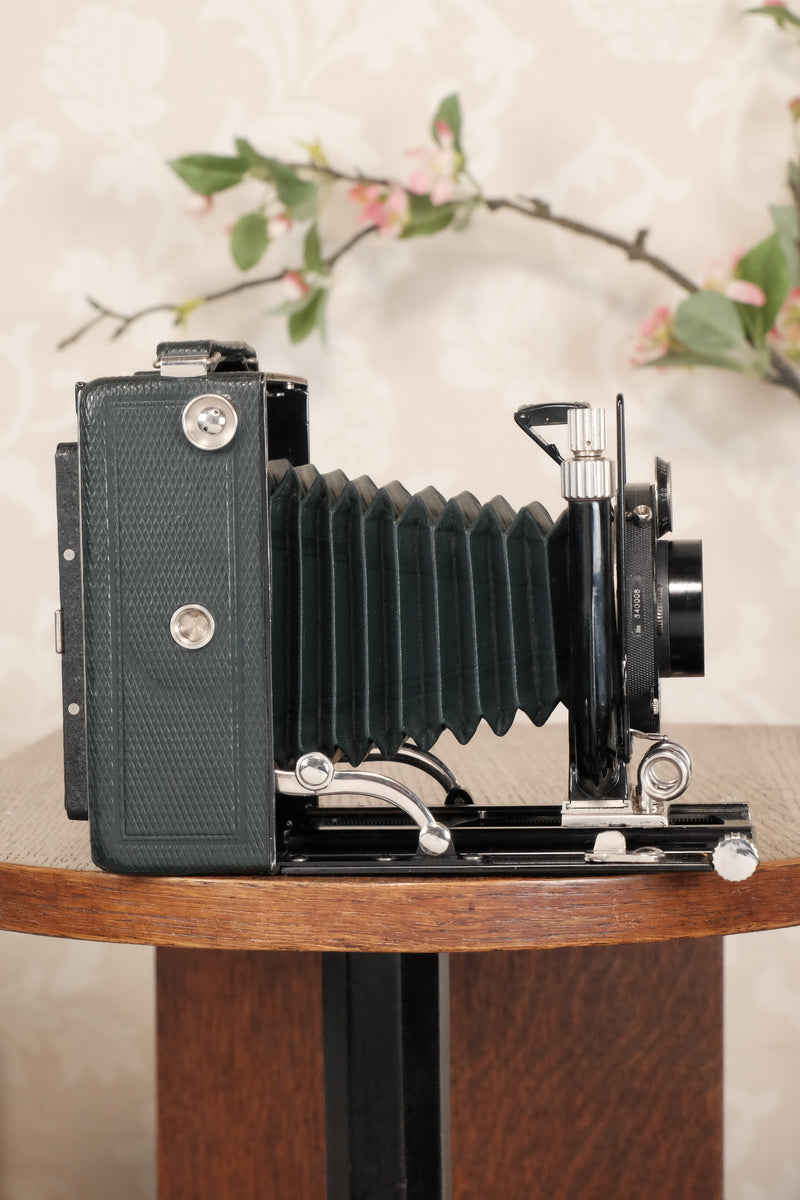 Absolutely Superb! Rare Green (De Luxe) Voigtlander 1932 Bergheil Camera with Heliar lens, Freshly serviced, CLA'd! - Voigtlander- Petrakla Classic Cameras