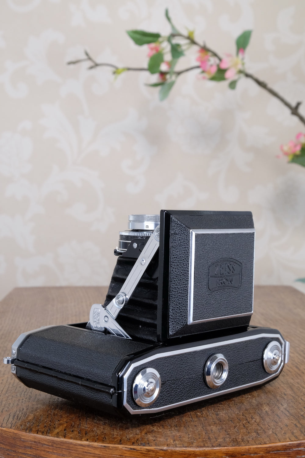 Near Mint! 1948 Zeiss-Ikon Ikonta with coated Opton-Tessar. CLA'd, Freshly Serviced!