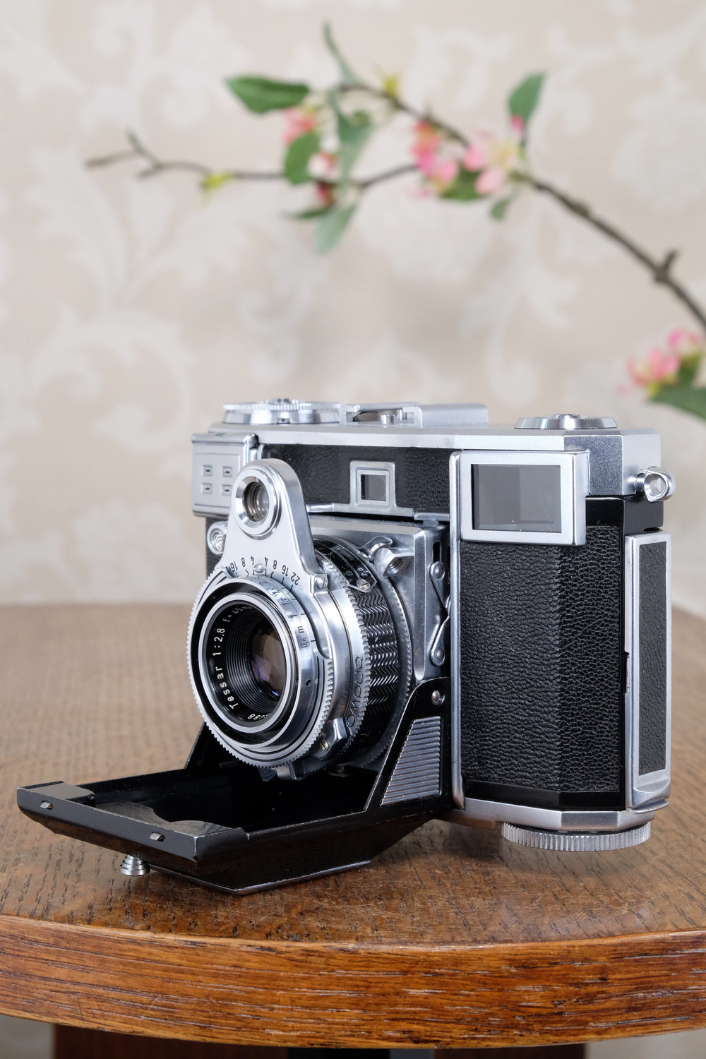 Superb! 1952 Zeiss Ikon Contessa 533/24 . CLA'd, Freshly serviced!