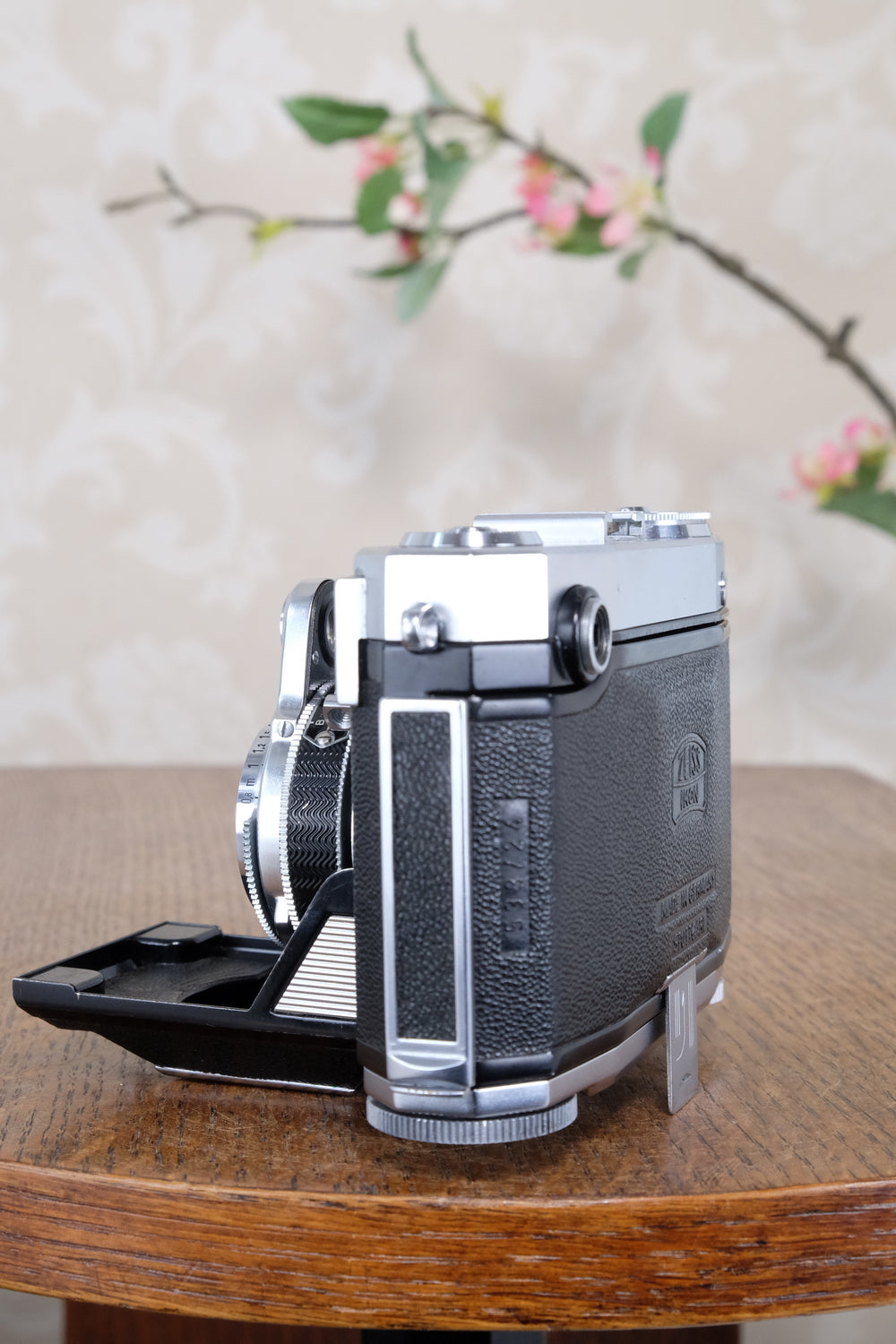 Superb! 1952 Zeiss Ikon Contessa 533/24 . CLA'd, Freshly serviced!