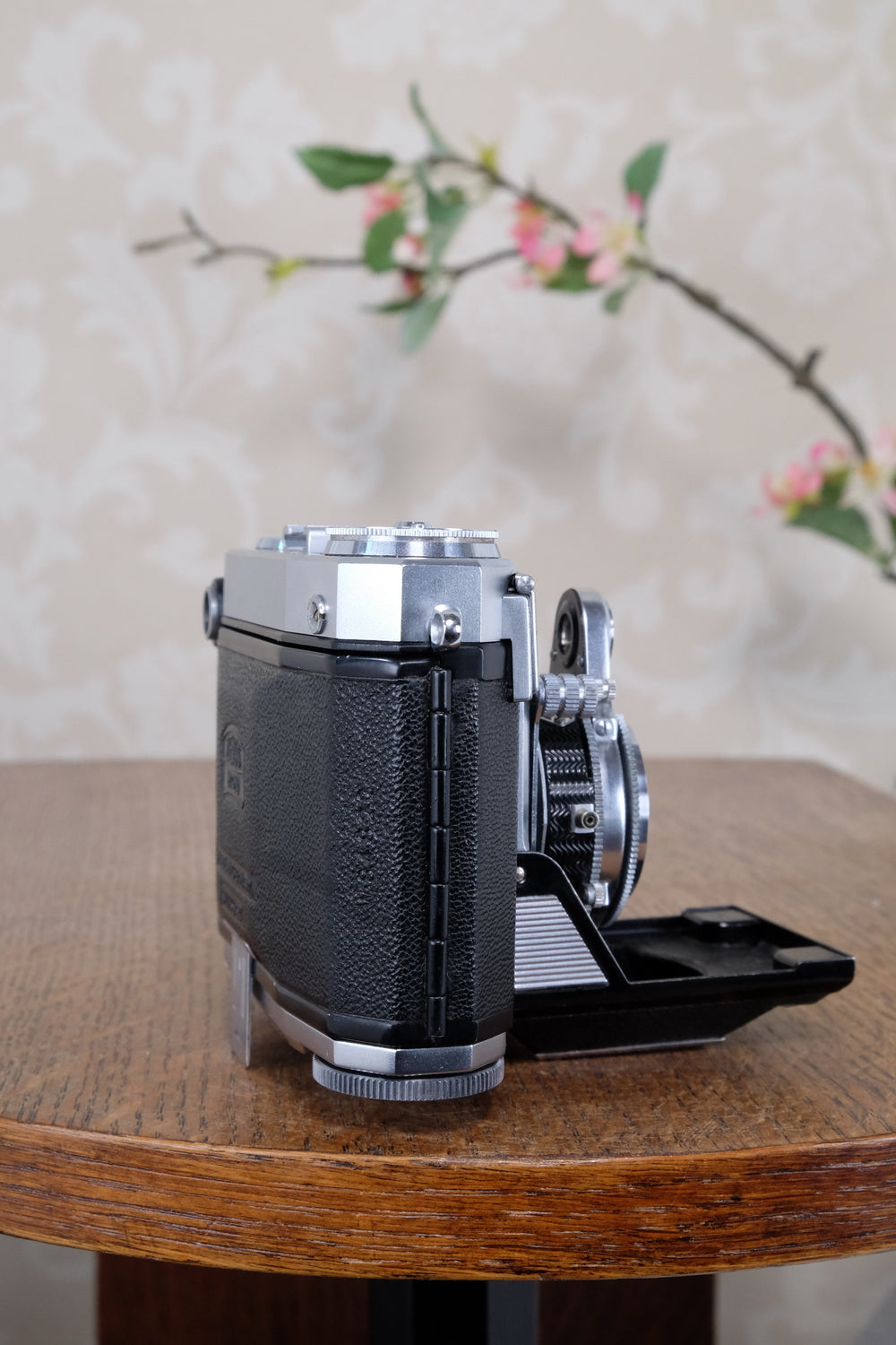 Superb! 1952 Zeiss Ikon Contessa 533/24 . CLA'd, Freshly serviced!