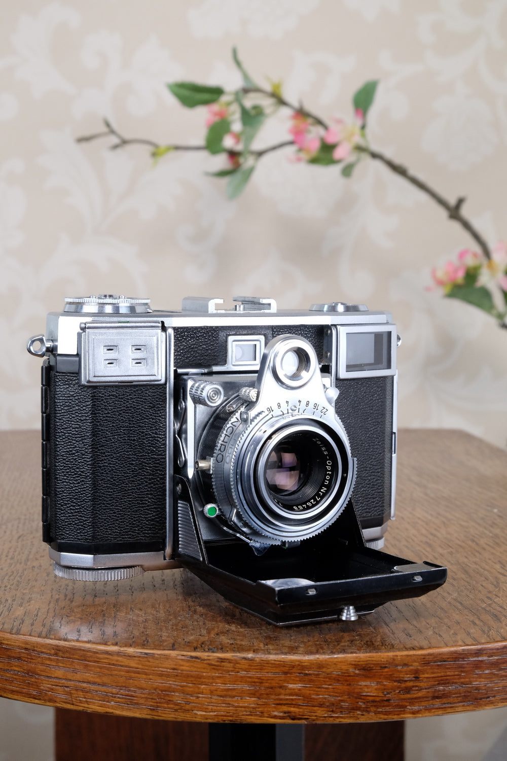 Superb! 1952 Zeiss Ikon Contessa 533/24 . CLA'd, Freshly serviced!