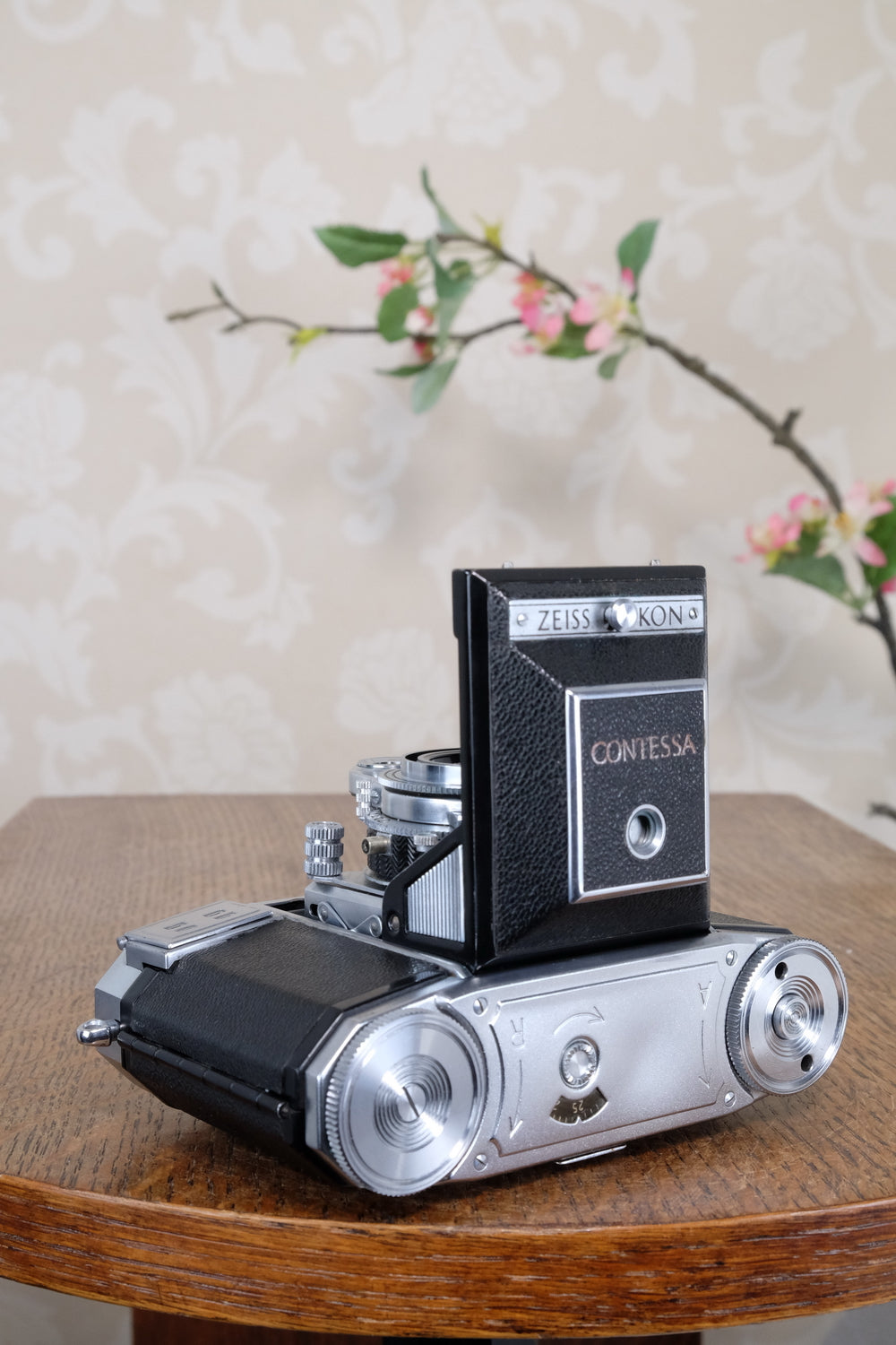 Superb! 1952 Zeiss Ikon Contessa 533/24 . CLA'd, Freshly serviced!
