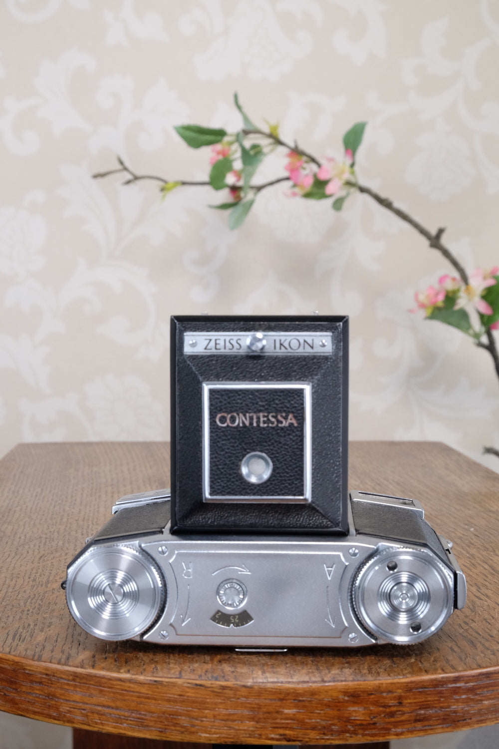 Superb! 1952 Zeiss Ikon Contessa 533/24 . CLA'd, Freshly serviced!