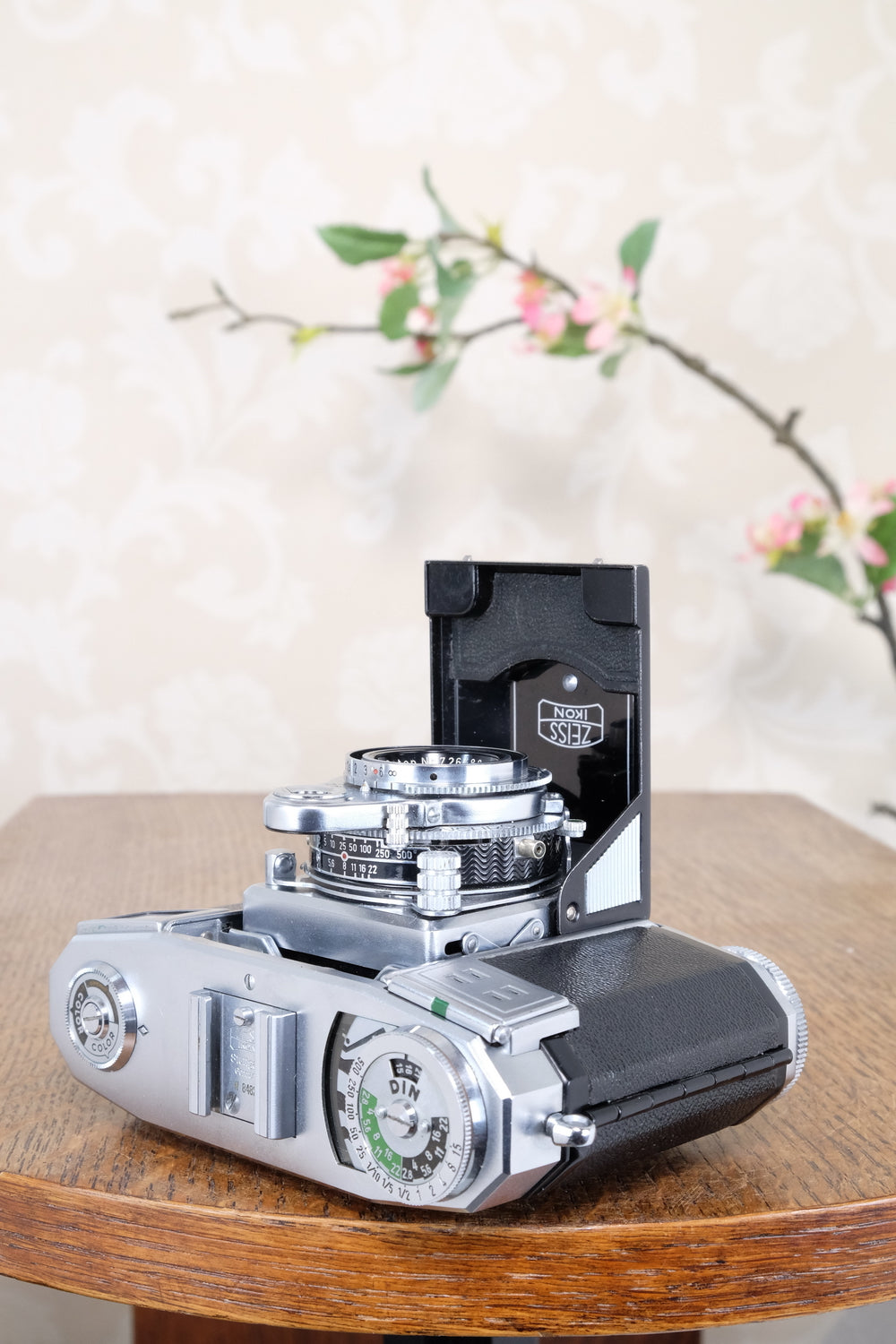 Superb! 1952 Zeiss Ikon Contessa 533/24 . CLA'd, Freshly serviced!