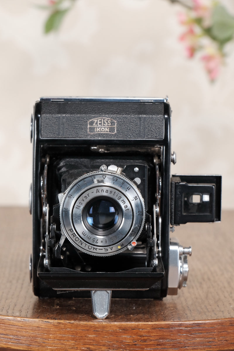 Near Mint! 1952 Zeiss Ikon Ikonta, Freshly Serviced, CLA'd! - Zeiss-Ikon- Petrakla Classic Cameras