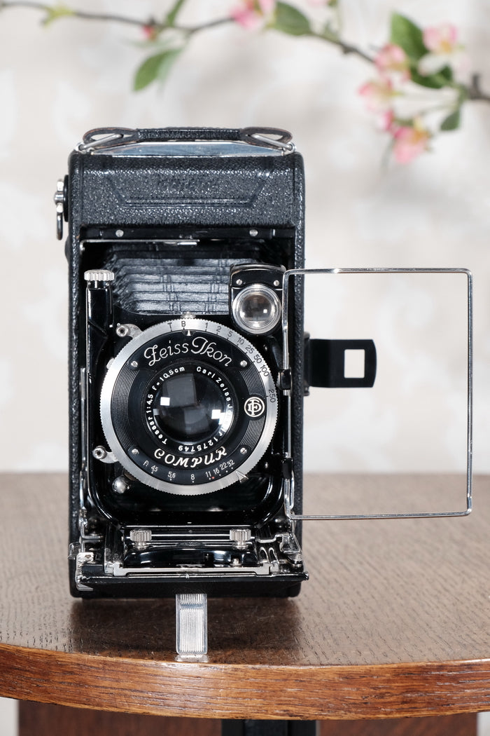 1931 ZEISS-IKON ICARETTE, 6x9 German folding camera with Carl