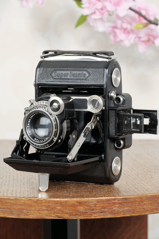 Original first year, 1934 ZEISS-IKON SUPER IKONTA A, 6x4.5, Tessar lens. CLA’d, Freshly Serviced!
