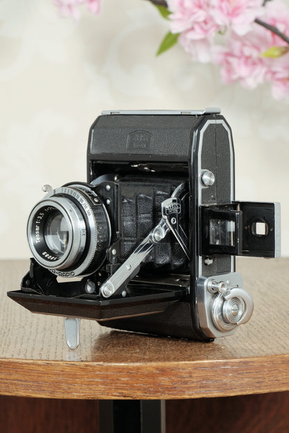 Superb! 1946 Zeiss-Ikon Ikonta with Tessar lens. Freshly Serviced, CLA'd