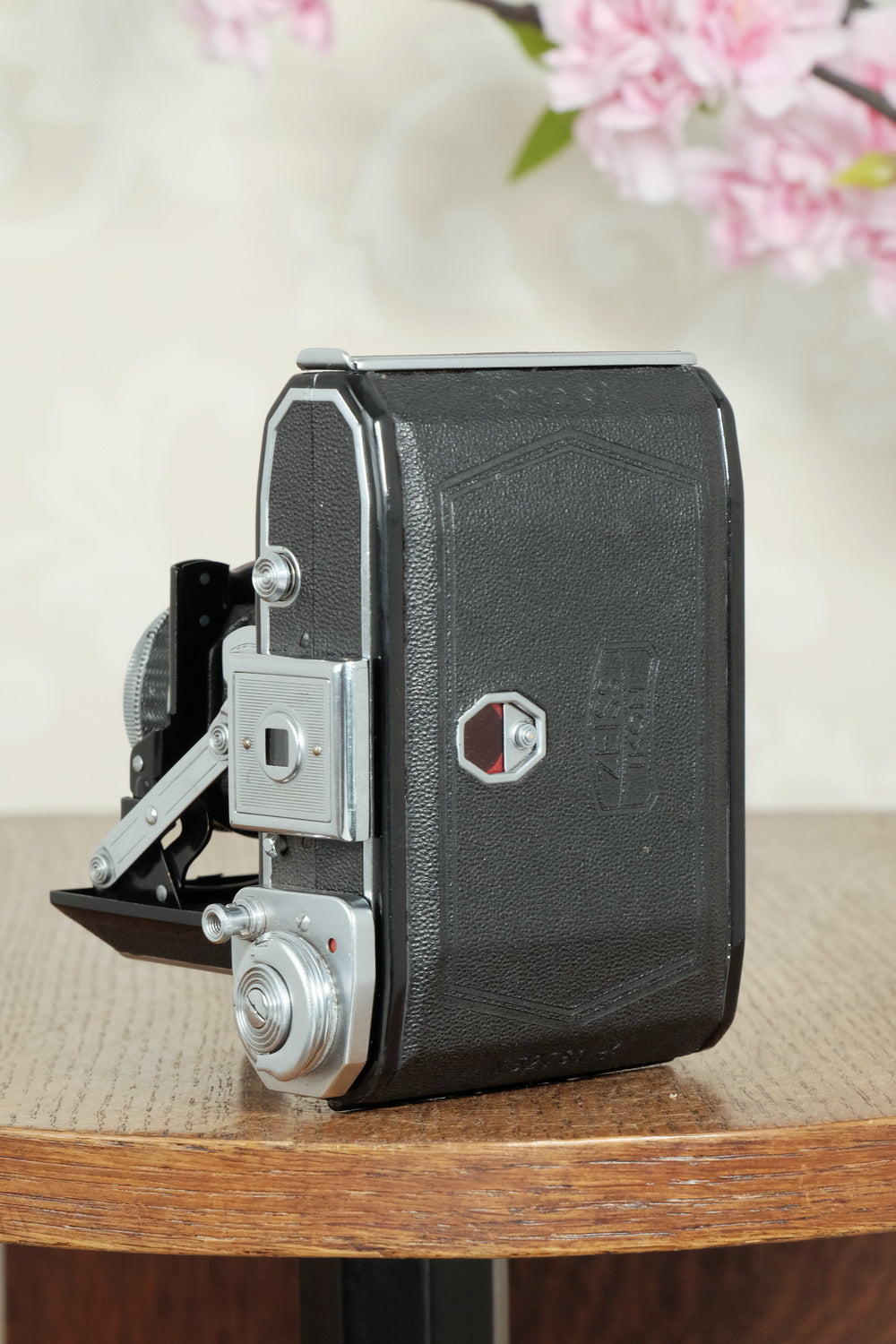 Superb! 1946 Zeiss-Ikon Ikonta with Tessar lens. Freshly Serviced, CLA'd