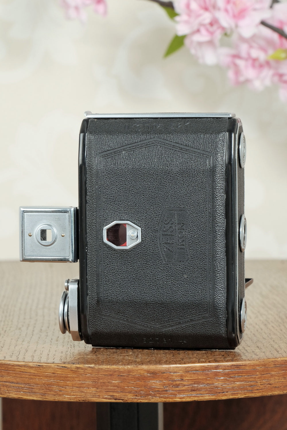 Superb! 1946 Zeiss-Ikon Ikonta with Tessar lens. Freshly Serviced, CLA'd
