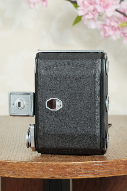 Superb! 1946 Zeiss-Ikon Ikonta with Tessar lens. Freshly Serviced, CLA'd
