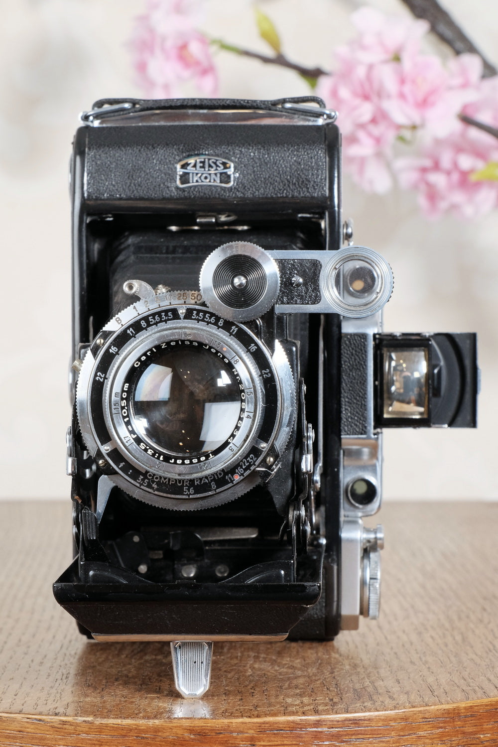 SUPERB! 1938 Zeiss Ikon Super Ikonta 6x9, Tessar lens. CLA'd, Freshly Serviced!