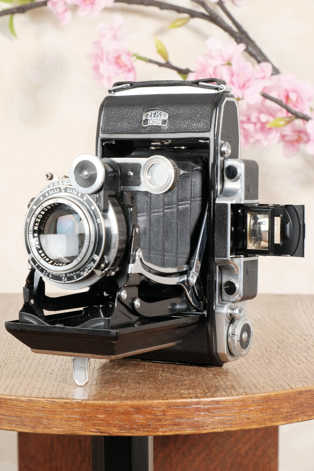 SUPERB! 1938 Zeiss Ikon Super Ikonta 6x9, Tessar lens. CLA'd, Freshly Serviced!