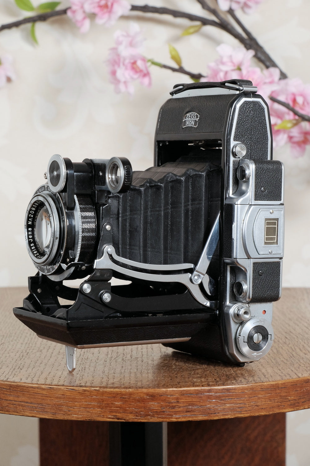 SUPERB! 1938 Zeiss Ikon Super Ikonta 6x9, Tessar lens. CLA'd, Freshly Serviced!