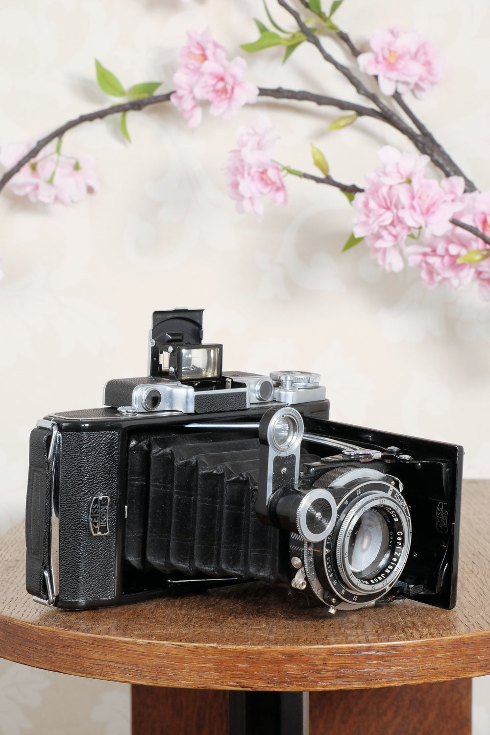 SUPERB! 1938 Zeiss Ikon Super Ikonta 6x9, Tessar lens. CLA'd, Freshly Serviced!