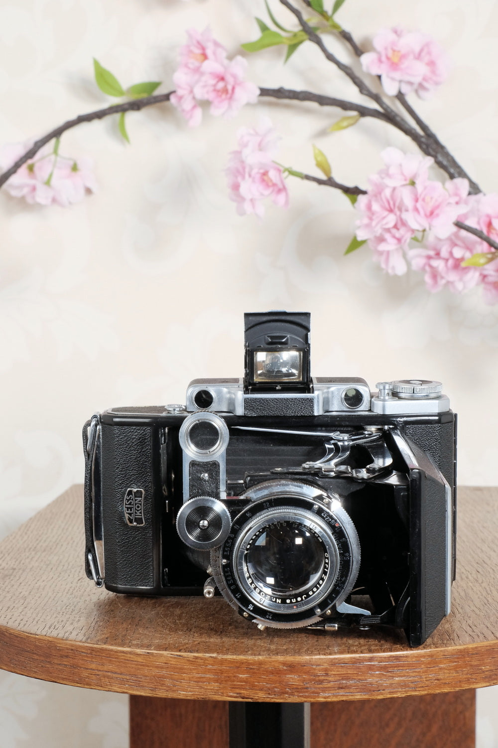 SUPERB! 1938 Zeiss Ikon Super Ikonta 6x9, Tessar lens. CLA'd, Freshly Serviced!