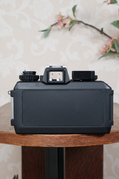 Near Mint! Nikon Nikonos IV-A with 2.5/35mm Nikkor lens.  Fully tested and working!