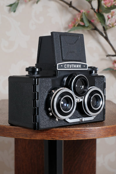 Near Mint! 1955 Gomz Sputnik Stereo camera with original case. Freshly serviced, CLA'd
