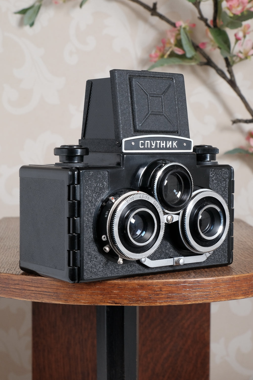 Near Mint! 1955 Gomz Sputnik Stereo camera with original case. Freshly serviced, CLA'd