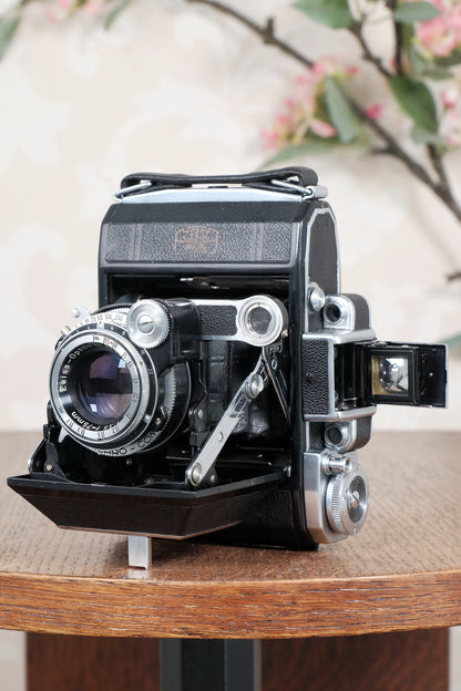 Superb! 1952 Zeiss Ikon Super Ikonta, Synchro-Compur & Coated Tessar .CLA’d, Freshly Serviced!