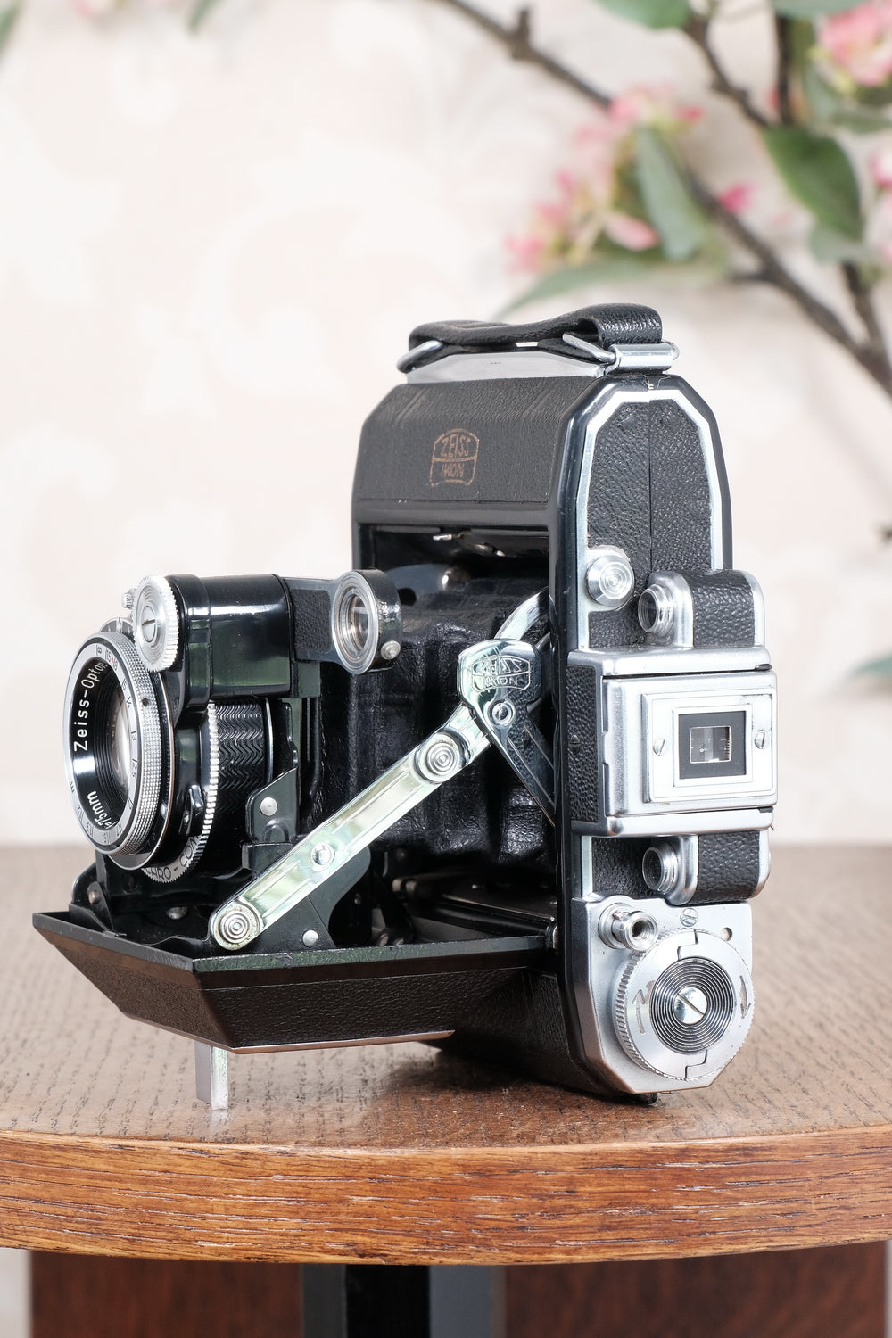 Superb! 1952 Zeiss Ikon Super Ikonta, Synchro-Compur & Coated Tessar .CLA’d, Freshly Serviced!