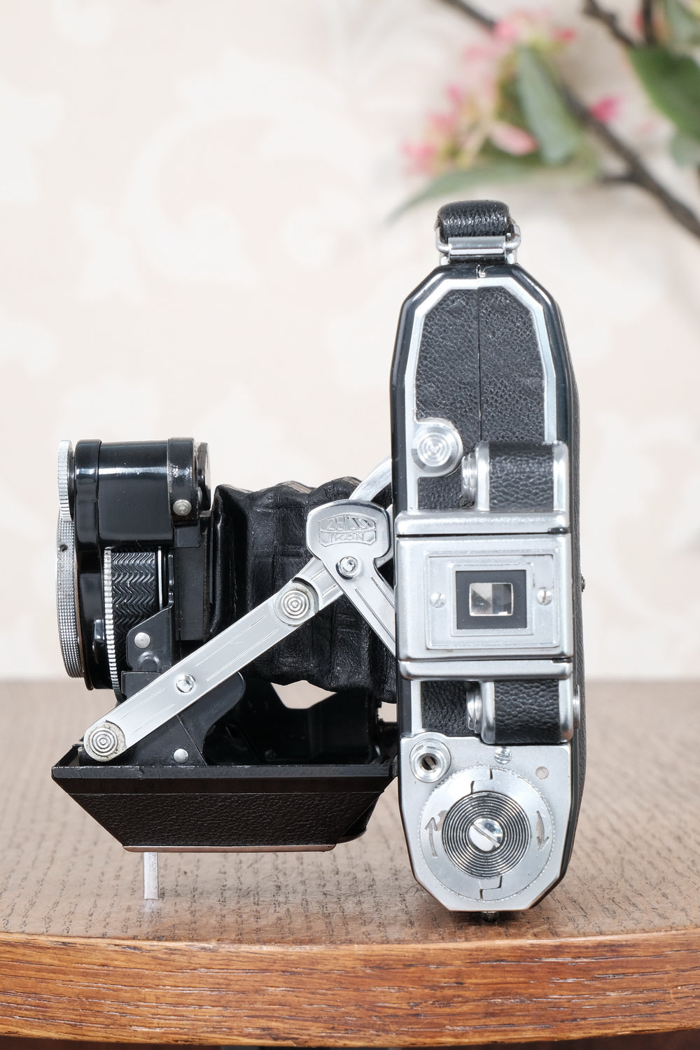 Superb! 1952 Zeiss Ikon Super Ikonta, Synchro-Compur & Coated Tessar .CLA’d, Freshly Serviced!