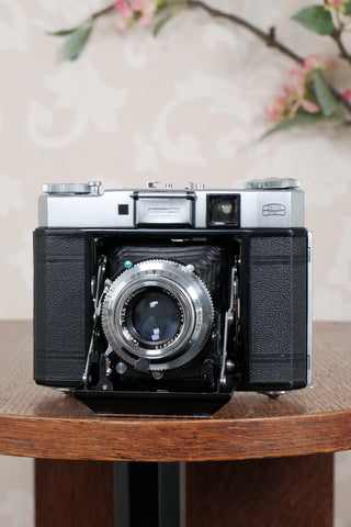 Near Mint! 1956 6x6 Zeiss Ikon Super Ikonta IV, 534/16 with Tessar lens..  CLA'd, Freshly Serviced!