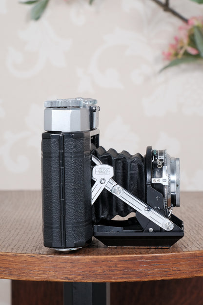 Near Mint! 1956 6x6 Zeiss Ikon Super Ikonta IV, 534/16 with Tessar lens..  CLA'd, Freshly Serviced!