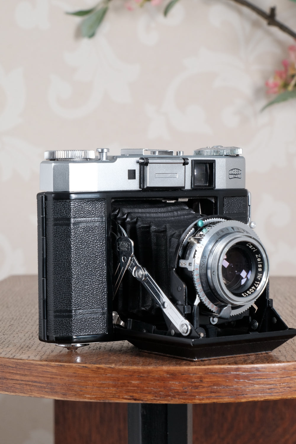 Near Mint! 1956 6x6 Zeiss Ikon Super Ikonta IV, 534/16 with Tessar lens..  CLA'd, Freshly Serviced!