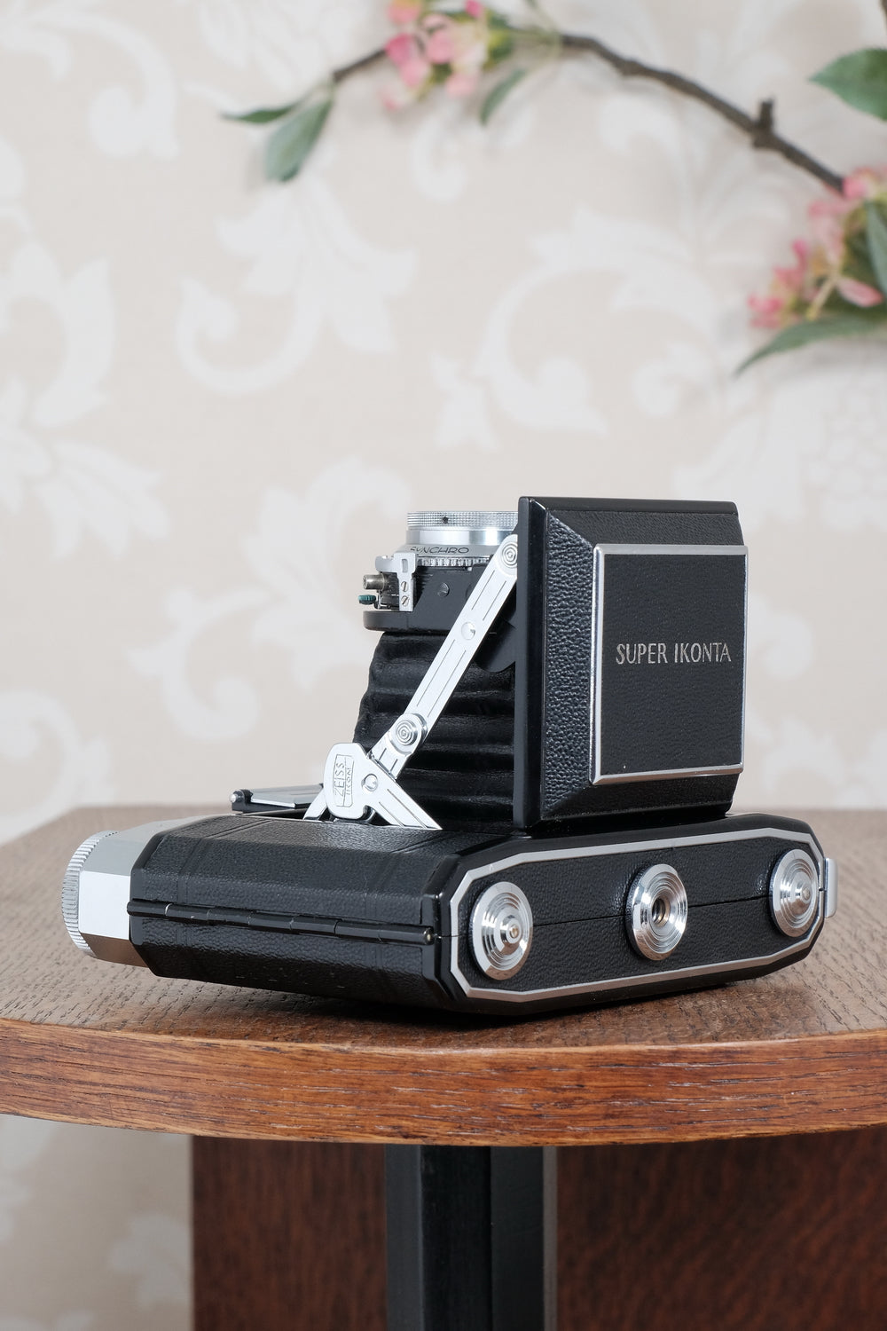 Near Mint! 1956 6x6 Zeiss Ikon Super Ikonta IV, 534/16 with Tessar lens..  CLA'd, Freshly Serviced!