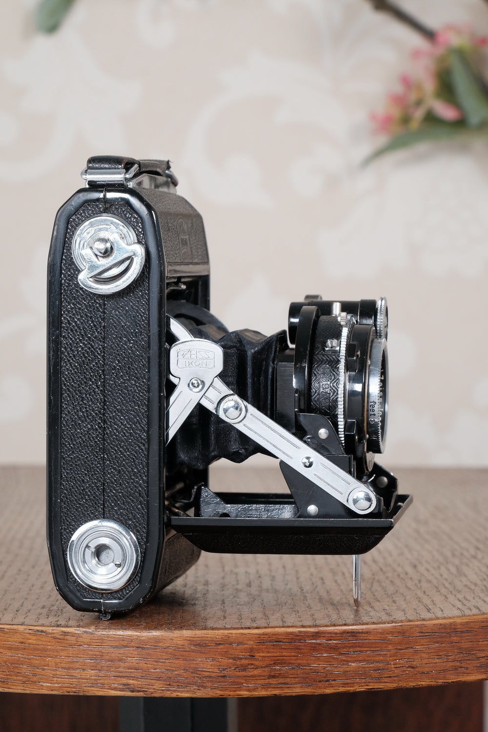 Superb 1938 ZEISS-IKON SUPER IKONTA A, 6x4.5, Tessar lens. CLA’d, Freshly Serviced!
