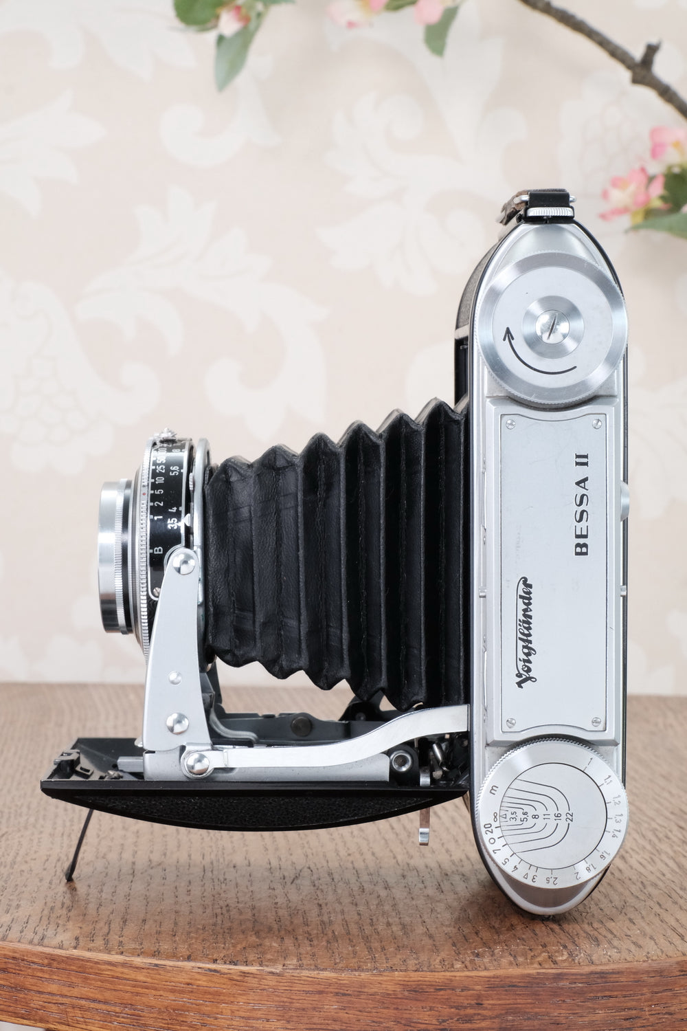 Superb! 1950 Voigtlander 6x9 Bessa II with Color Heliar lens. Freshly serviced, CLA'd