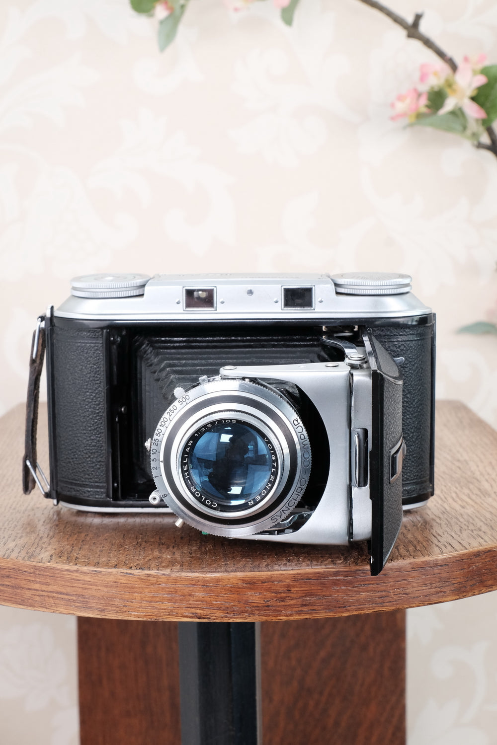 Superb! 1950 Voigtlander 6x9 Bessa II with Color Heliar lens. Freshly serviced, CLA'd