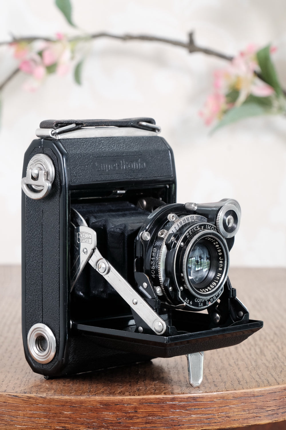 Superb 1935 ZEISS-IKON SUPER IKONTA A, 6x4.5, Tessar lens. CLA’d, Freshly Serviced!