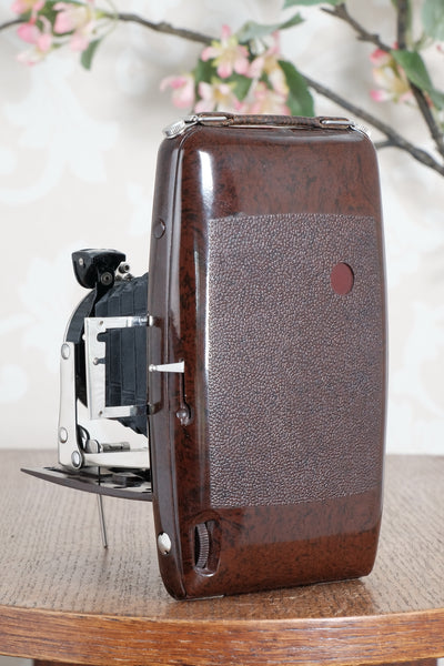 Rare! Mint condition 1934 Ebner 6x9 Brown Bakelite Art Deco Camera. Freshly serviced , CLA‘d