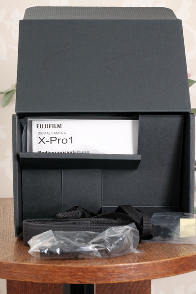 Near mint! Fujifilm X-Pro1 in original box, with lots of goodies!