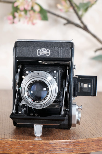 Mint! 1952 Zeiss Ikon Ikonta 6x4.5, Coated Tessar. Freshly Serviced, CLA'd