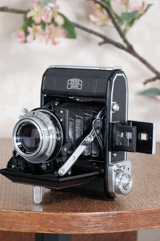 Mint! 1952 Zeiss Ikon Ikonta 6x4.5, Coated Tessar. Freshly Serviced, CLA'd