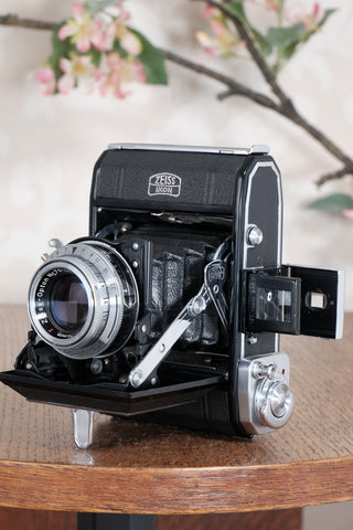 Mint! 1952 Zeiss Ikon Ikonta 6x4.5, Coated Tessar. Freshly Serviced, CLA'd