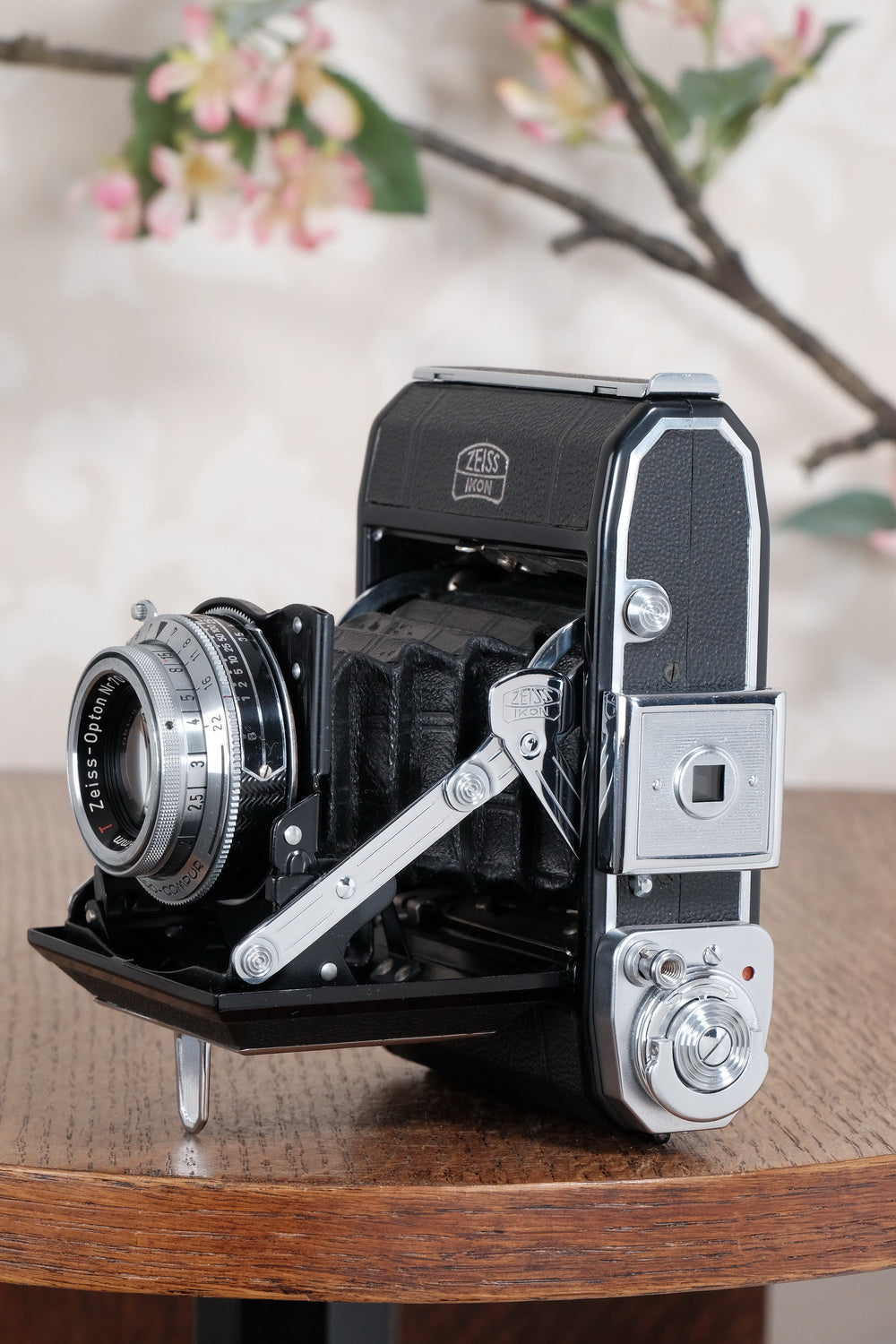 Mint! 1952 Zeiss Ikon Ikonta 6x4.5, Coated Tessar. Freshly Serviced, CLA'd