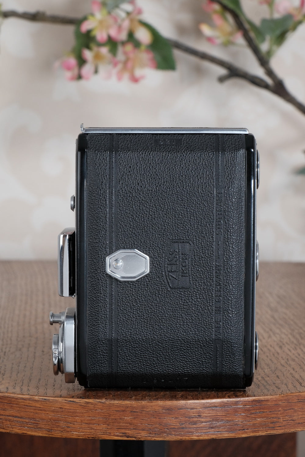 Mint! 1952 Zeiss Ikon Ikonta 6x4.5, Coated Tessar. Freshly Serviced, CLA'd