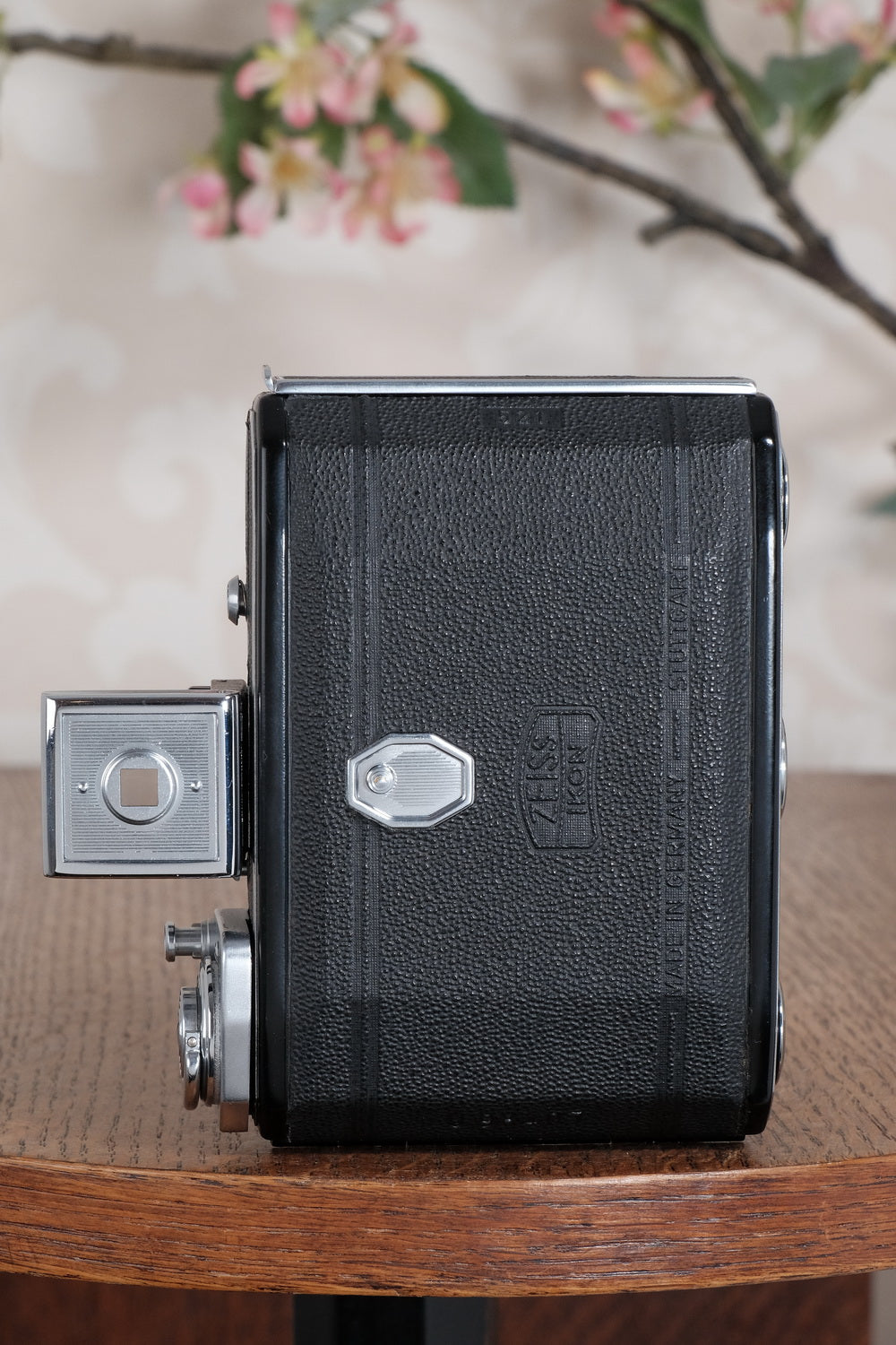 Mint! 1952 Zeiss Ikon Ikonta 6x4.5, Coated Tessar. Freshly Serviced, CLA'd