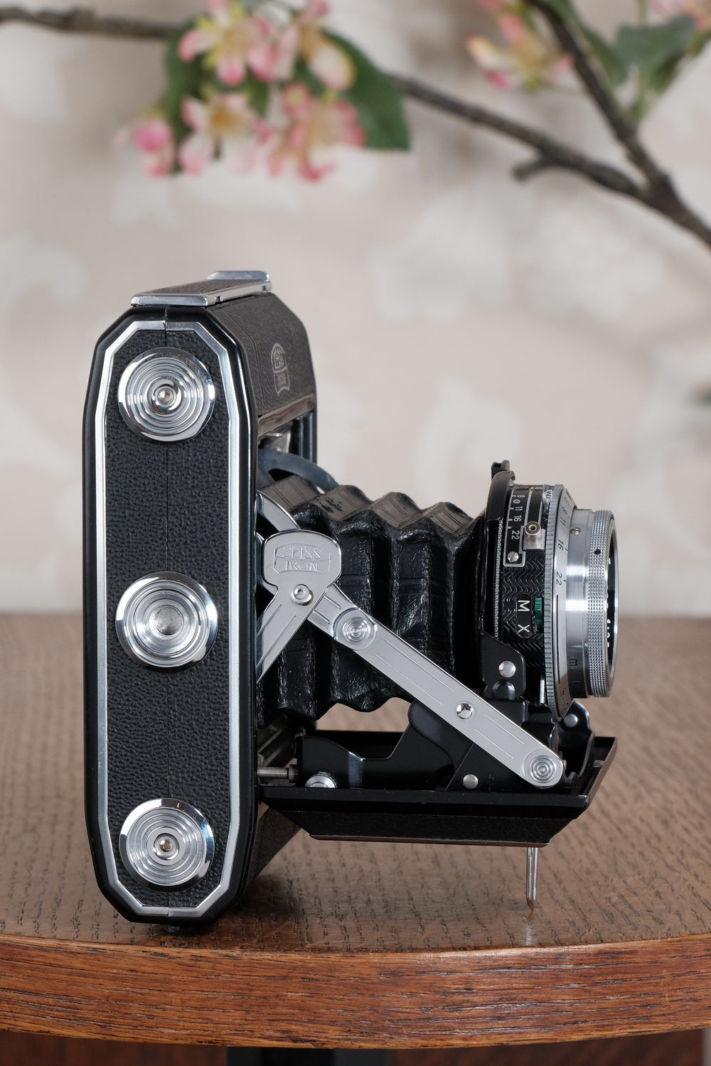 Mint! 1952 Zeiss Ikon Ikonta 6x4.5, Coated Tessar. Freshly Serviced, CLA'd