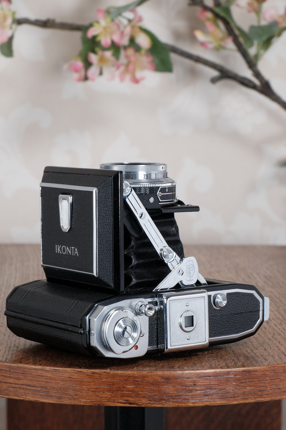 Mint! 1952 Zeiss Ikon Ikonta 6x4.5, Coated Tessar. Freshly Serviced, CLA'd